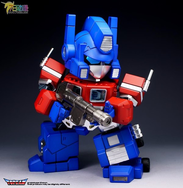 Topeam Super Deformed Not G1 Optimus Prime Figure Images  (11 of 16)